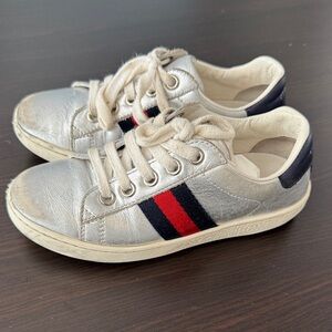 Gucci Stylish Silver Kids Shoes with Red and Blue Stripes